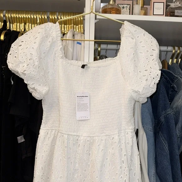 Elegant White Lace Maxi Dress - Picture 8 of 12